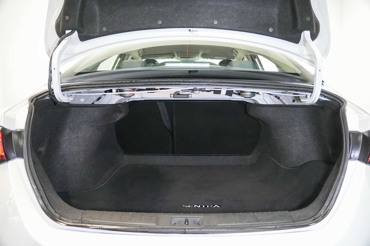 Used 2025 Nissan Sentra S FWD image 25