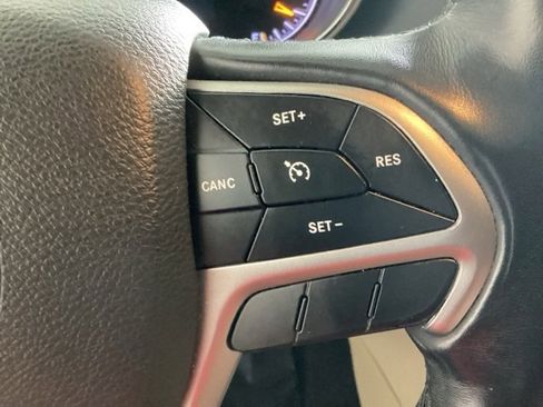 Used 2020 Jeep Grand Cherokee Limited w/ Luxury Group II image 30