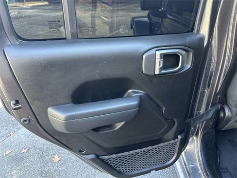 Used 2023 Jeep Gladiator Mojave w/ Cold Weather Group image 14