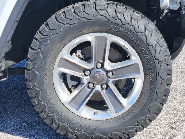 Used 2021 Jeep Wrangler Unlimited Sahara AWD/4WD image 8
