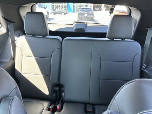 Used 2023 Chevrolet Traverse LT AWD/4WD image 28