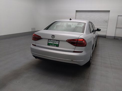 Used 2019 Volkswagen Passat 2.0T Wolfsburg w/ Wheels & Sunroof Package FWD image 7