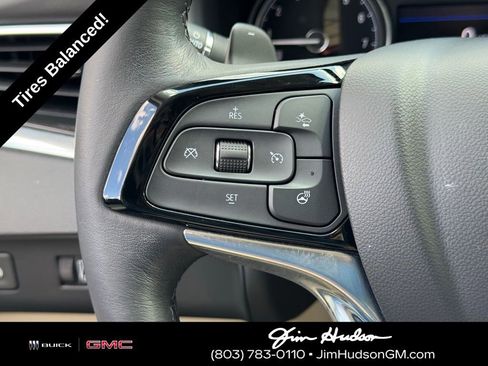 Used 2023 Buick Enclave Essence image 30