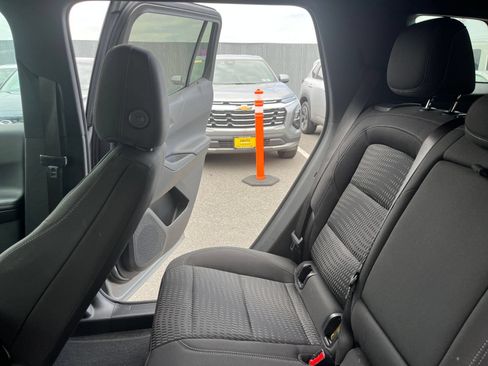 Used 2025 Chevrolet Equinox LT FWD image 38