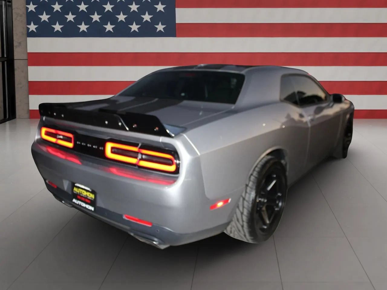 Used 2016 Dodge Challenger R/T Plus RWD image 9