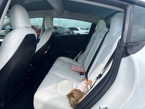 Used 2022 Tesla Model 3 RWD image 11