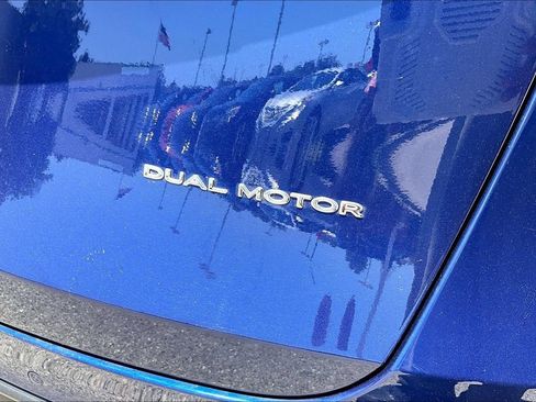 Used 2021 Tesla Model Y Long Range AWD/4WD image 24