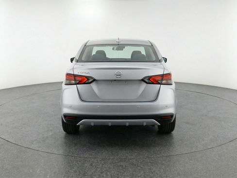 Used 2025 Nissan Versa SV image 7