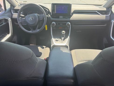 Used 2025 Toyota RAV4 LE AWD/4WD image 12