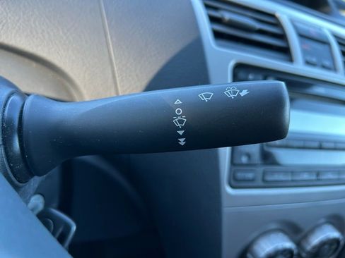 Used 2009 Toyota Yaris Base image 17