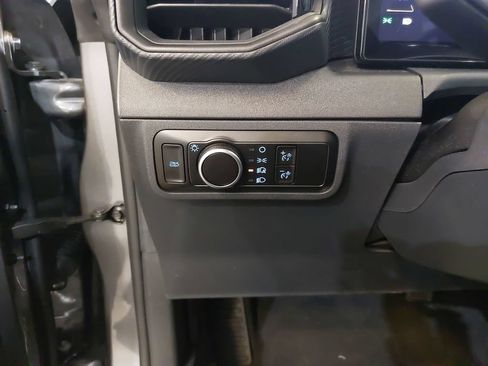 Used 2025 Ford Mustang Coupe RWD image 27