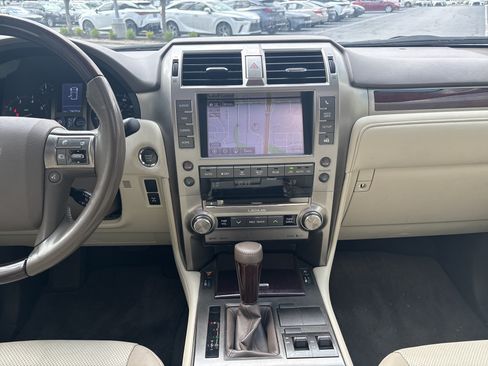Used 2015 Lexus GX 460 w/ Premium Package AWD/4WD image 30