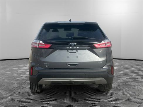 Used 2022 Ford Edge SEL w/ Convenience Package image 4
