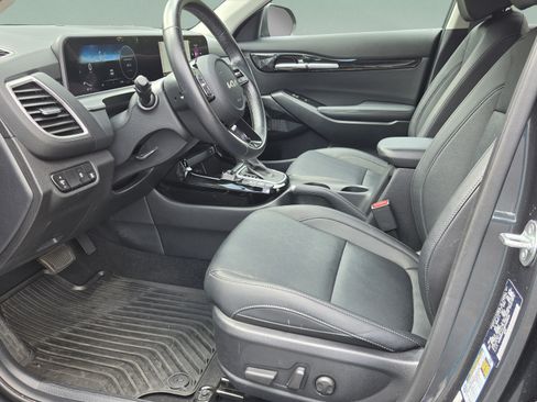 Used 2024 Kia Seltos EX FWD image 10