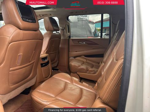 Used 2015 Cadillac Escalade ESV Platinum AWD/4WD image 24