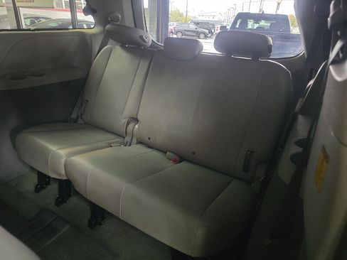 Used 2011 Toyota Sienna XLE image 13