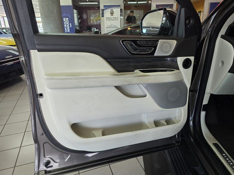 Used 2018 Lincoln Navigator L Black Label AWD/4WD image 7