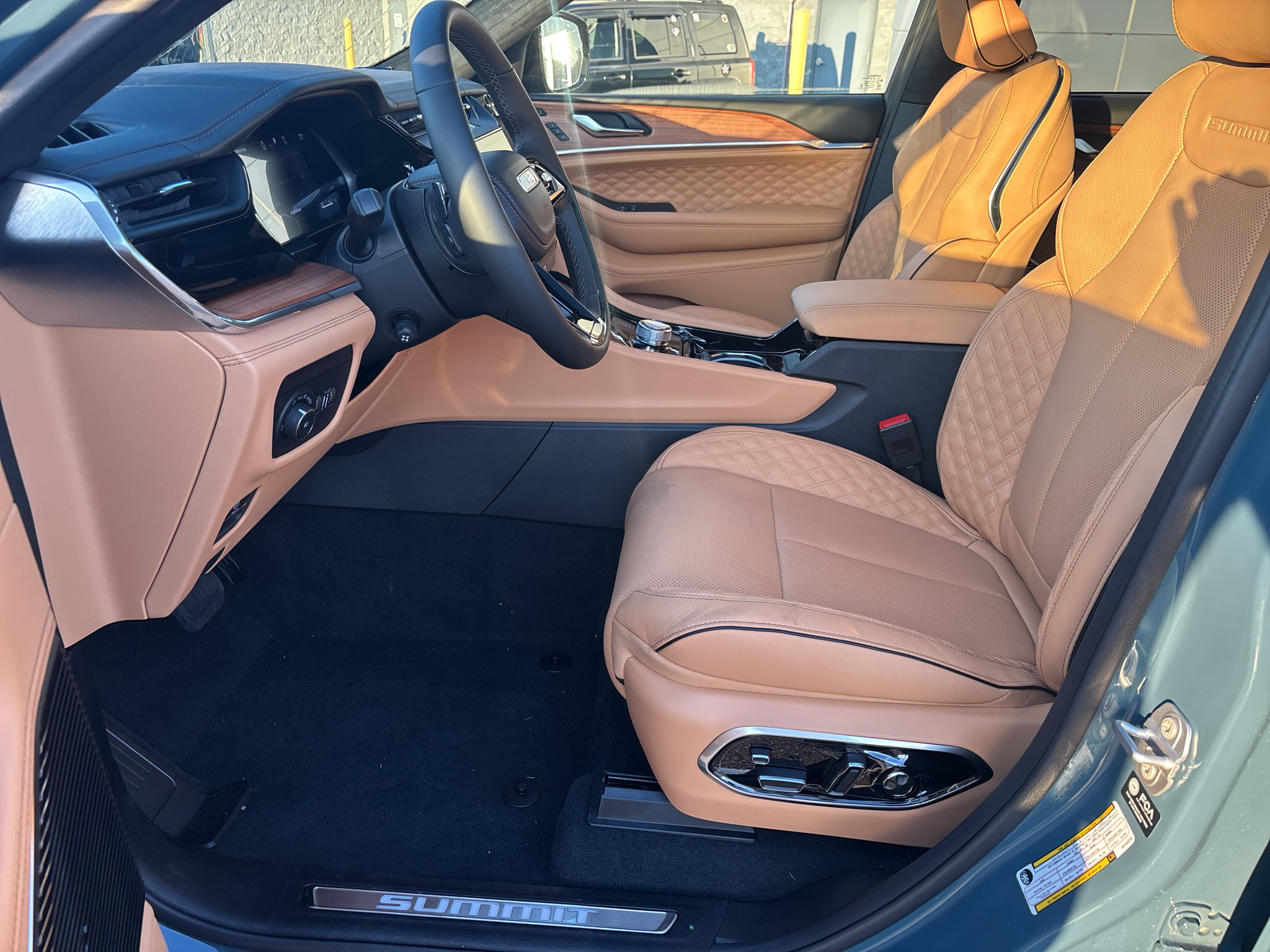 New 2027 Jeep Grand Cherokee Summit AWD/4WD image 13