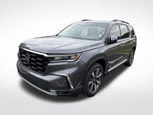 Used 2025 Honda Pilot Elite image 3