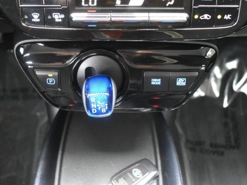 Used 2022 Toyota Prius LE FWD image 26