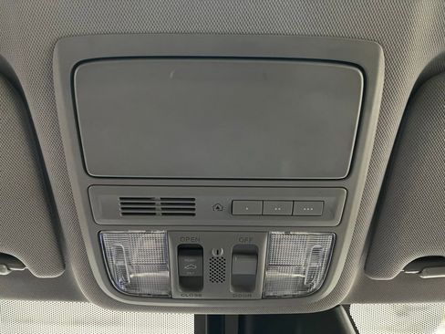 Used 2017 Honda Accord EX-L image 9