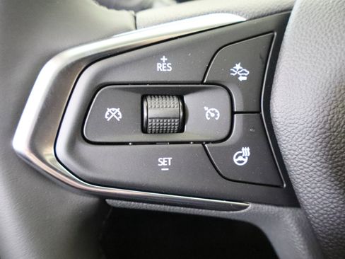 New 2026 Chevrolet Trax ACTIV w/ Sunroof Package FWD image 30