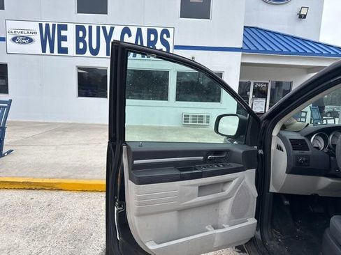 Used 2008 Dodge Grand Caravan SXT w/ Entertainment Group 2 image 20