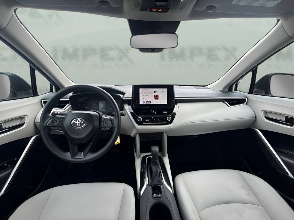 Used 2025 Toyota Corolla Cross L FWD image 11