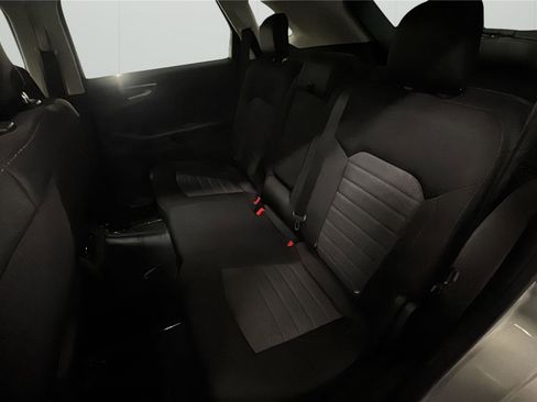 Used 2018 Ford Edge SE FWD image 11