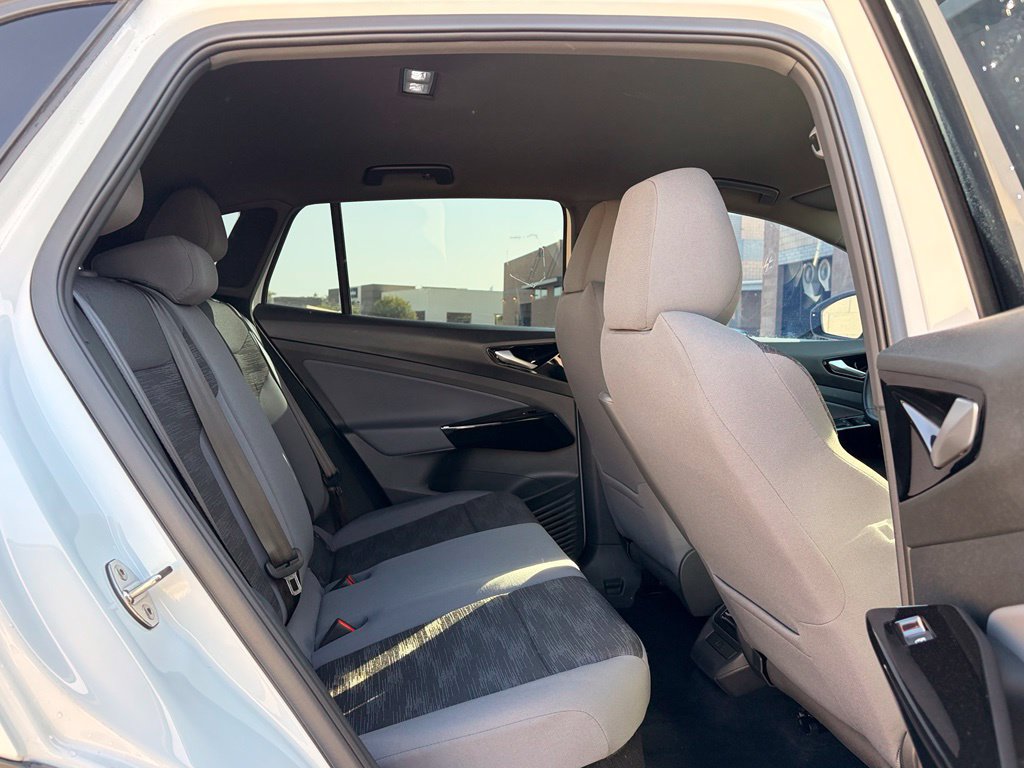 Used 2022 Volkswagen ID.4 Pro RWD image 17
