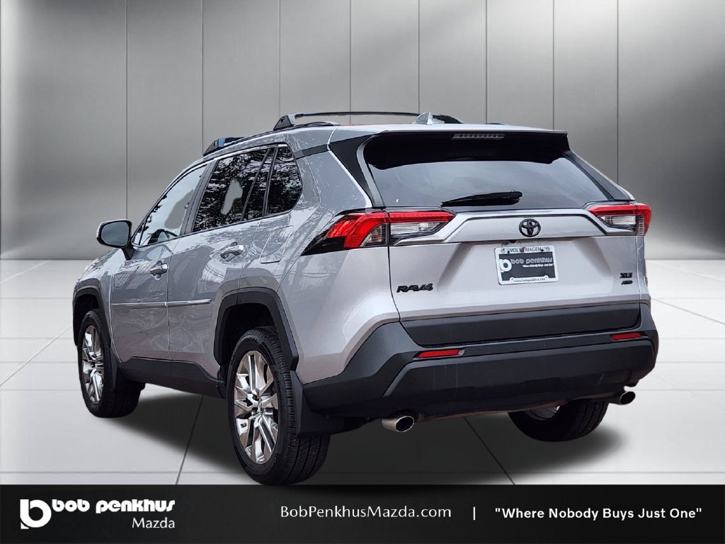 Used 2019 Toyota RAV4 XLE Premium w/ Cold Weather Package AWD/4WD image 27