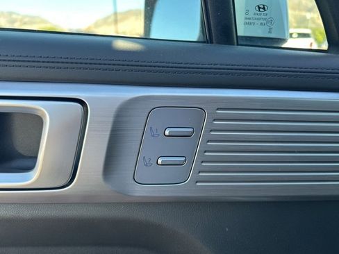 Used 2025 Hyundai Santa Fe Limited image 11