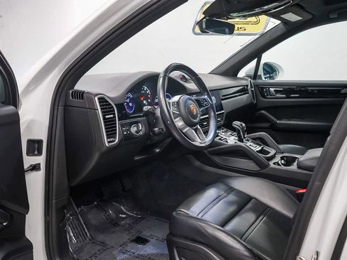 Used 2022 Porsche Cayenne image 18