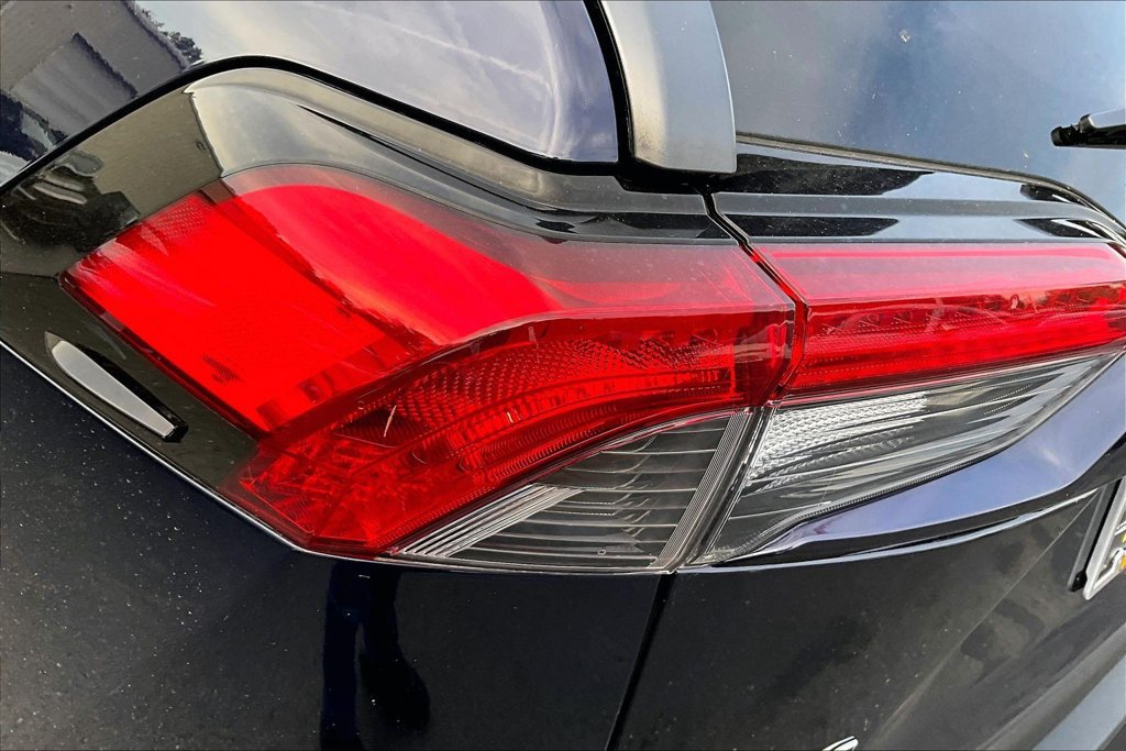 Used 2019 Toyota RAV4 XLE AWD/4WD image 24