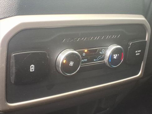 Used 2023 Ford Expedition Max XLT image 32