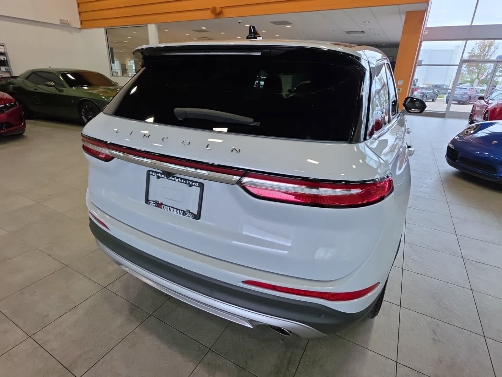 Used 2025 Lincoln Corsair AWD image 8