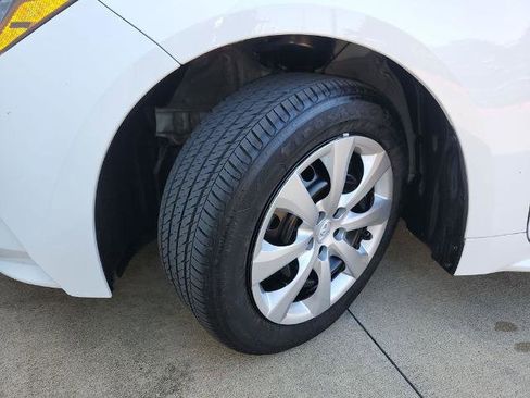 Used 2025 Toyota Corolla LE image 30