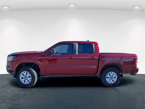 Used 2022 Nissan Frontier SV image 3