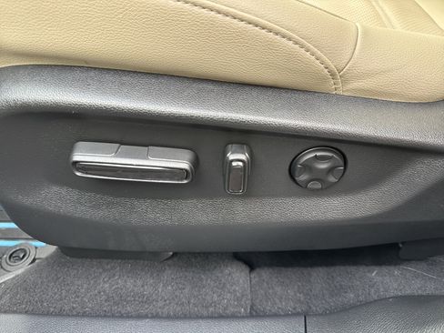 Used 2022 Honda CR-V Touring image 12