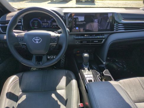 Used 2025 Toyota Camry XSE FWD image 29