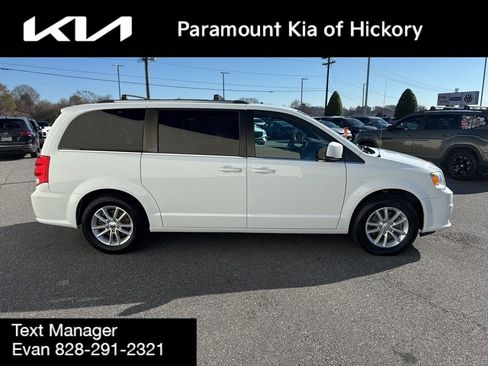 Used 2019 Dodge Grand Caravan SXT image 8