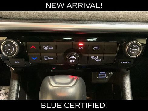 Used 2022 Jeep Compass Latitude w/ Sun and Sound Group AWD/4WD image 40