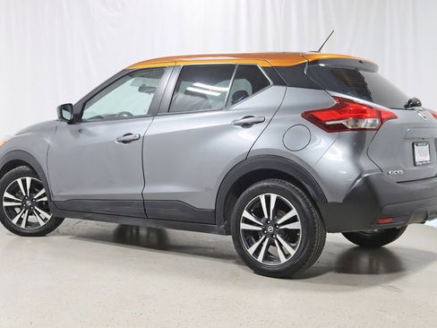 Used 2018 Nissan Kicks SV image 9