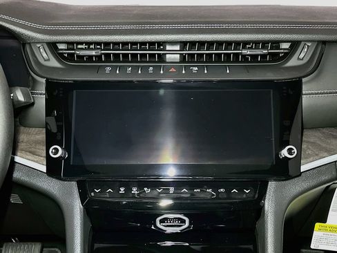 New 2026 Jeep Grand Cherokee Limited w/ Luxury Tech Group II AWD/4WD image 9