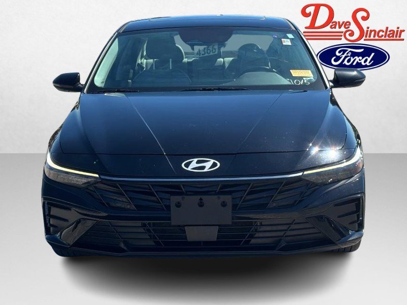 Used 2024 Hyundai Elantra Limited FWD image 2