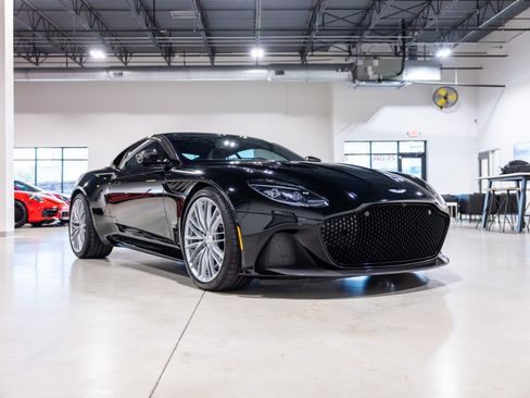 Used 2022 Aston Martin DBS Superleggera RWD image 3