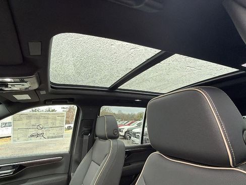 New 2026 Chevrolet Tahoe Premier w/ Sun And Tow Package AWD/4WD image 15