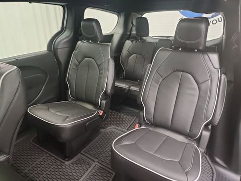 New 2026 Chrysler Pacifica Limited w/ S Appearance Package image 26