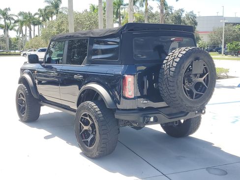 Used 2021 Ford Bronco Badlands image 9