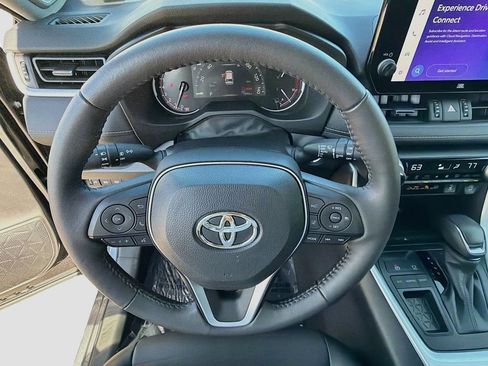 Used 2023 Toyota RAV4 XLE Premium FWD image 40